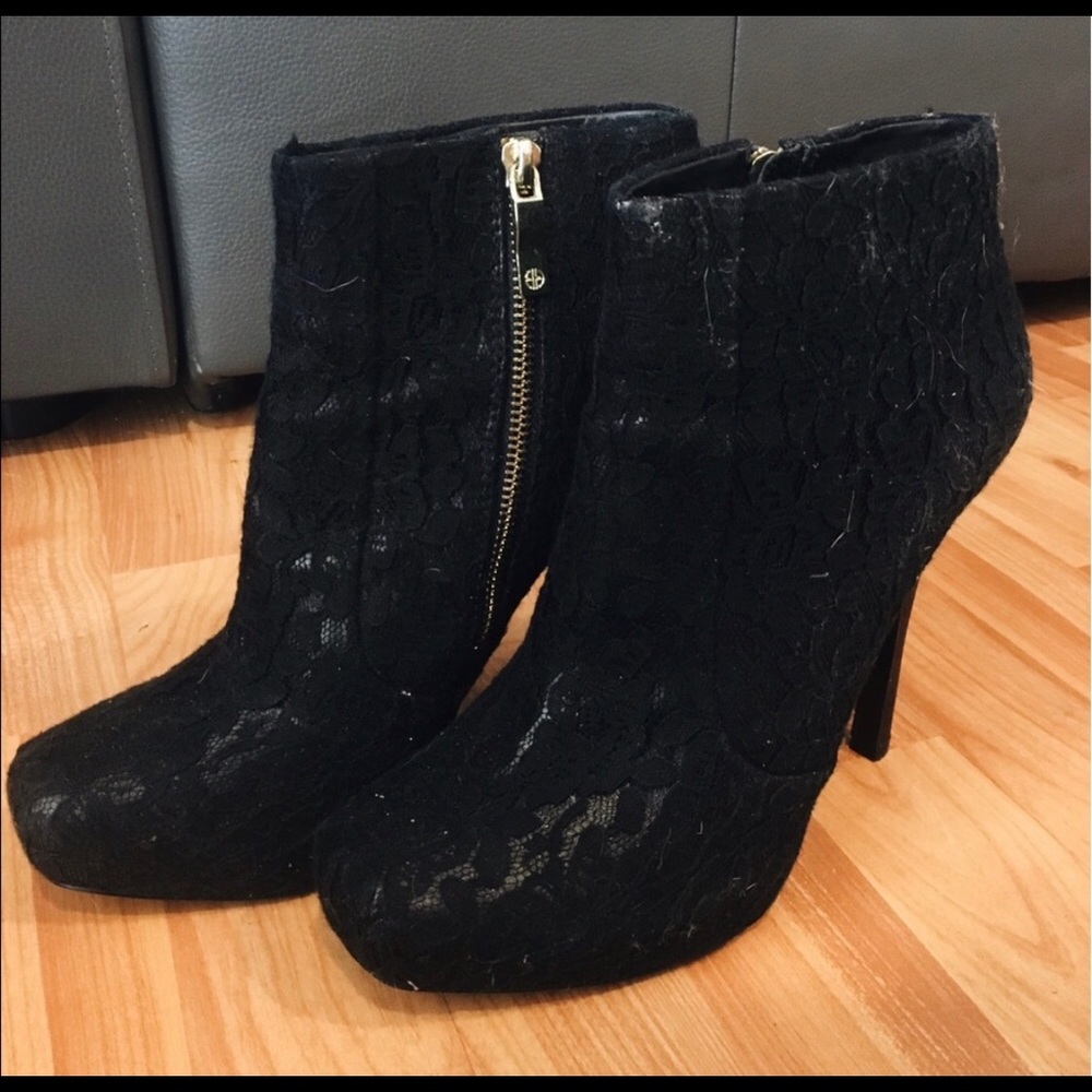 House of Harlow GUC  Leslie lace booties